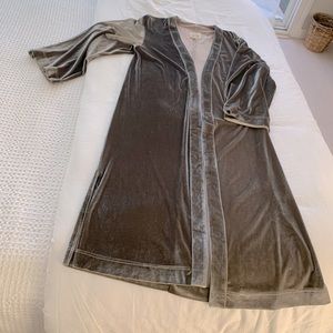 Chaser gorgeous velvet kimono